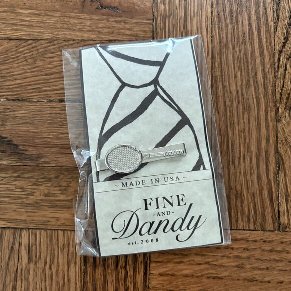 Fine and Dandy Tennis Racquet Tie Bar - Picture 1 of 6